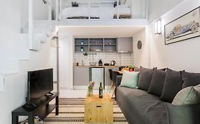 Be Based In This Groovy Loft In The City Center!!